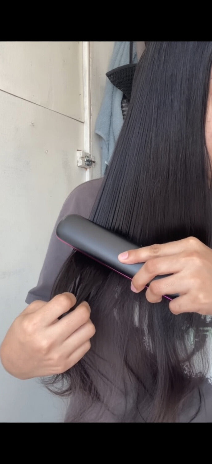 LushAura Pro Wireless Straightening Brush
