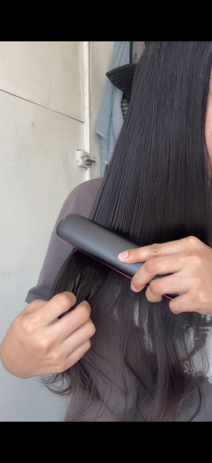LushAura Pro Wireless Straightening Brush